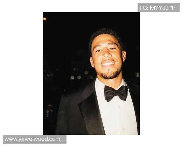 NBA官方推特为太阳队后卫布克送上真挚祝福庆祝其29岁生日快乐